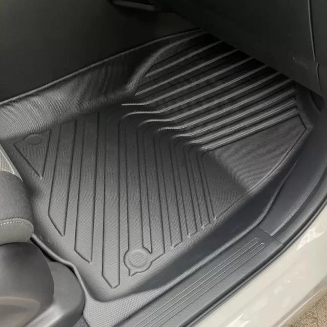 Honda CR-V Floor Mats  |  2023 Model Custom Fit product image 8 (product view)