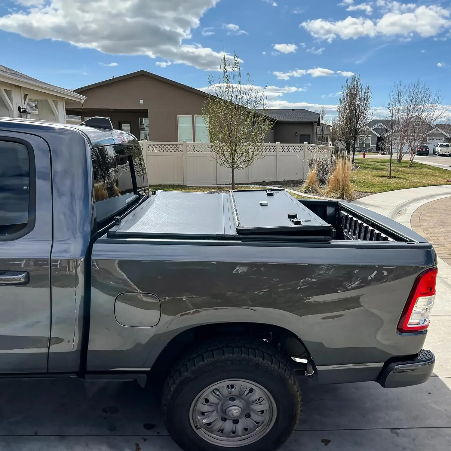 truck bed cover